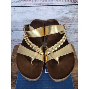 White Mountain Footbeds Sandals Women's size 8- Gold